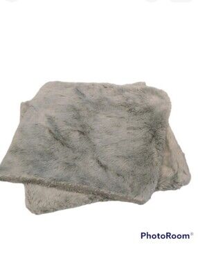 🦄 Indigo Furry Pillow Cases